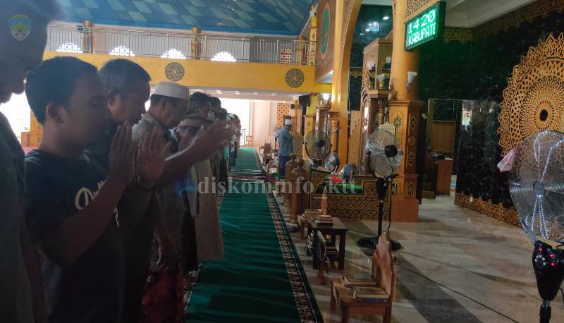 Fenomena Gerhana Matahari Cincin, Warga KTT Shalat Gerhana Matahari Berjamaah